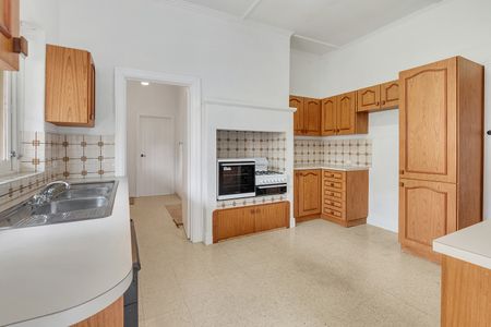 994 Heidelberg Road, Ivanhoe VIC 3079 - House For Rent | Domain - Photo 2
