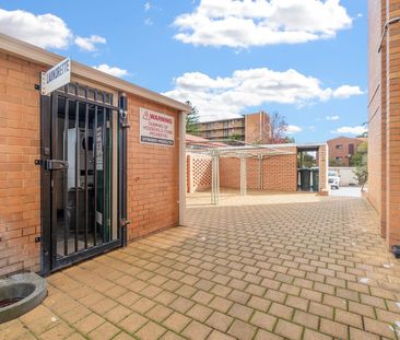 Modern One Bedroom Furnished Unit - Photo 5