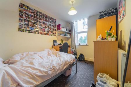 6 bedroom house to rent - Photo 2