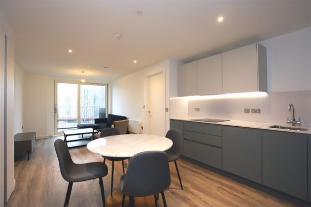 The Railings, Middlewood Locks - Photo 1