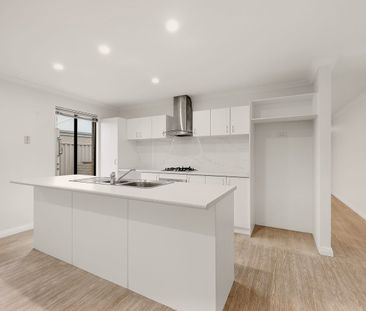 Modern Coastal Living Opposite Parklands! - Photo 5