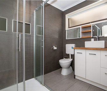 8 Topaz Avenue, Wyndham Vale VIC, Belconnen - Photo 6