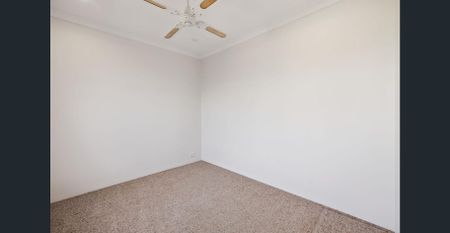 New Carpet, New Air-Condtioning, New Home Feeling - Photo 2