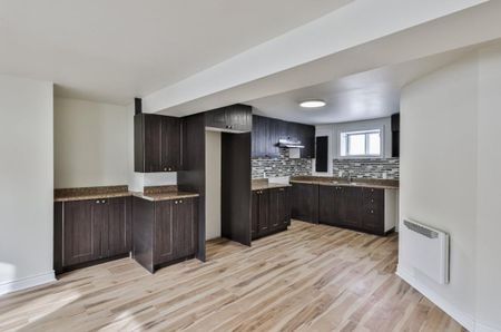 1900 Rue des Patriotes, H7L 2N8, Laval - Photo 3