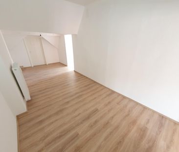 Geförderte Altbauwohnung mit Wohnküche in 2 Zimmern - Photo 2