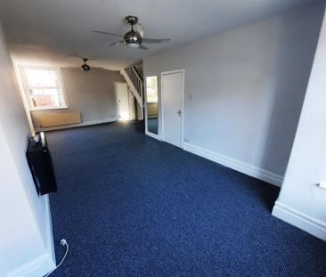 4 Bed Terraced House, Alphonsus Street, M16 - Photo 1