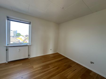 Skøn, rummelig lejlighed i hjertet af Ikast - Foto 5