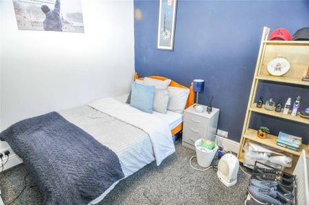 4 bedroom terraced house to rent - Photo 4