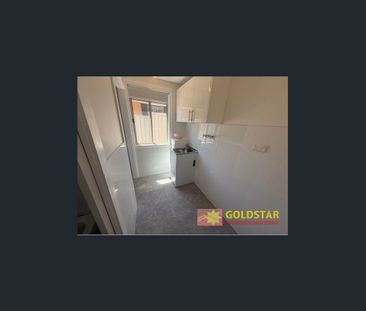 4 BEDROOM HOUSE - Photo 4