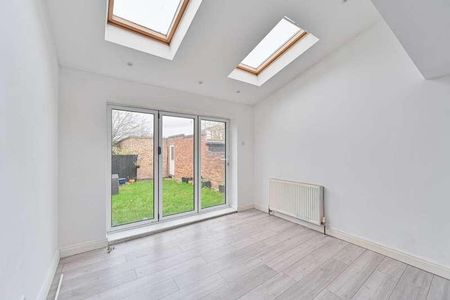 St Benets Close, Earlsfield, SW17 - Photo 3