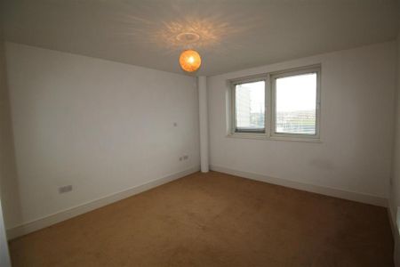 3 bedroom apartment to rent - Photo 4