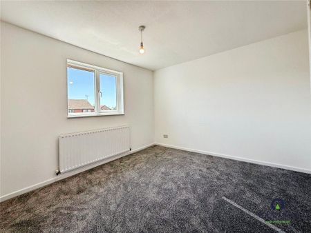 2 bedroom end of terrace house to rent - Photo 2