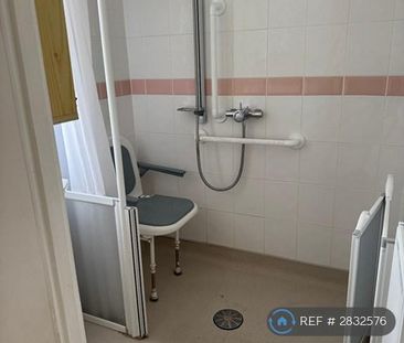 3 bedroom terraced house to rent - Photo 4