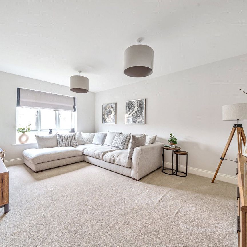 5 bedroom detached house to rent - Photo 1