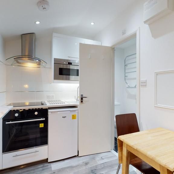 Studio to rent - Photo 1