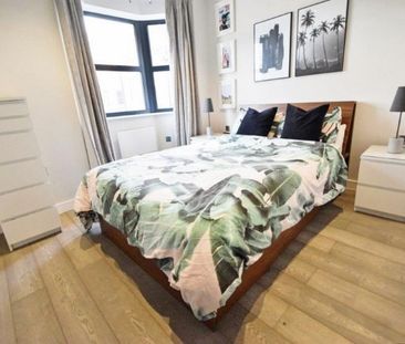 The Grove, Slough,SL1 - Photo 3