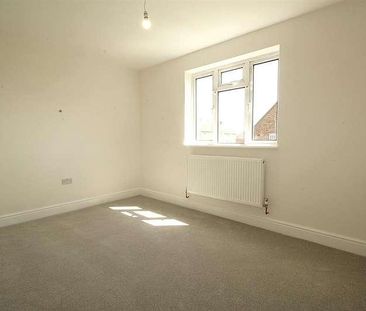 Hoe Lane, Enfield, EN1 - Photo 2