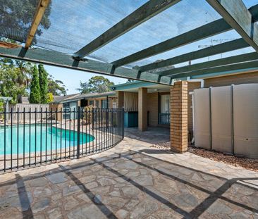 Spacious Family Home with Pool - Gardening & Pool Maintenance Included - Photo 5