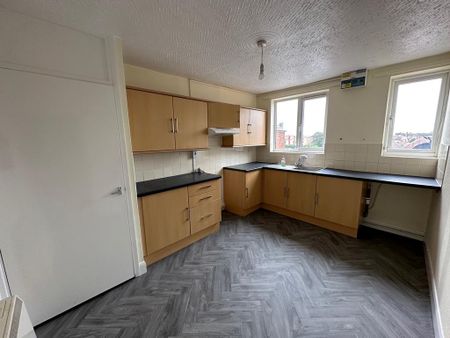 2 bedroom flat to rent - Photo 4