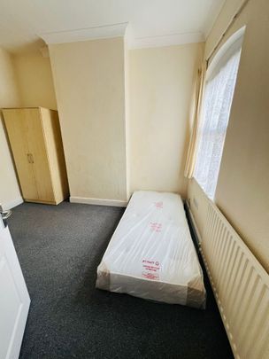 Room in a Shared House, Preston Road, B26 - Photo 1