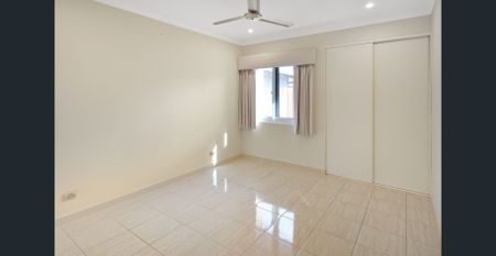 BEST OF THE BEST - Pretty Pool Manor with so Many Extras - Photo 3