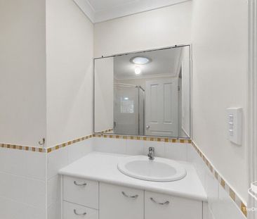 Exclusive 3 Bedroom Townhouse Retreat in Leafy Kenmore Hills - Photo 3