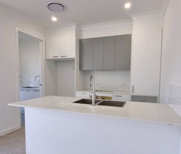 Modern Villa - Ready for Elegant Living! - Photo 1