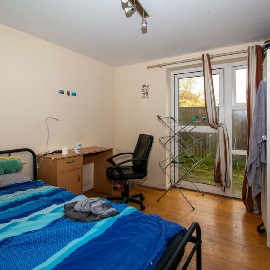 3 Bed Student Flat in Melgate Close, Winton - Photo 1