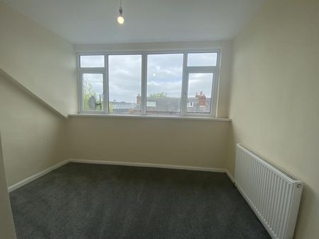Bexley Place, Harehills, LS8 - Leeds - Photo 2