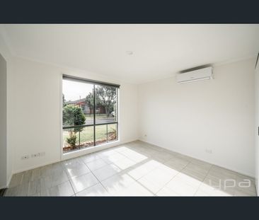 6 Taisho Court, Werribee, Vic 3030 - Photo 4
