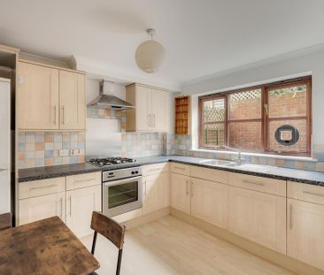 3 bedroom end of terrace house to rent - Photo 6