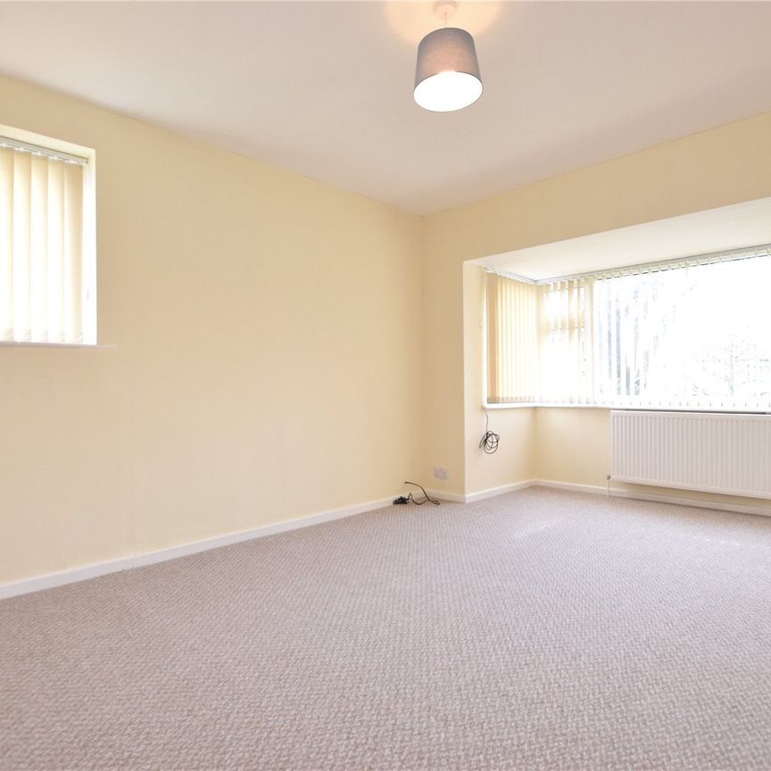 12, Queens Court, Moortown, Leeds, West Yorkshire, LS17 5PL - Photo 1