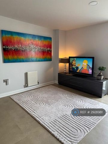 2 bedroom penthouse to rent - Photo 2