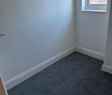 4 bedroom terraced house to rent - Photo 4