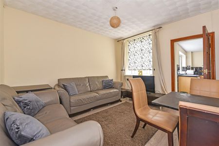 Room For Rent Meadow Street, Pontypridd - Photo 2