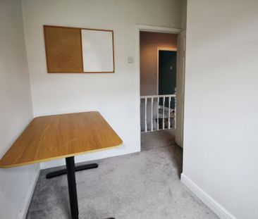 3 bedroom terraced house to rent - Photo 6