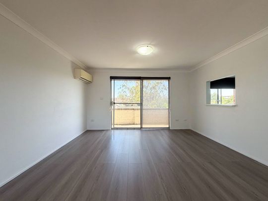 Renovated, Light-Filled & Low-Maintenance Living in the Heart of Penrith - Photo 1