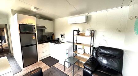 Flat Bush. 2 bedrooms - Photo 3