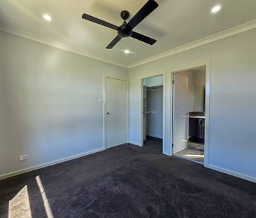 Modern, Low-Maintenance Living. Solar Family Home - Photo 4