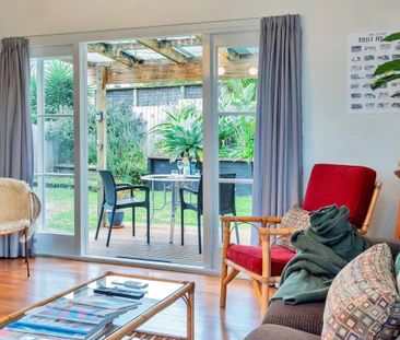 Great North Road, 635a Great North Road - Photo 2