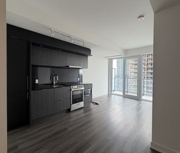 For Lease - 448 Burnhamthorpe Road, Mississauga, Ontario - Photo 4