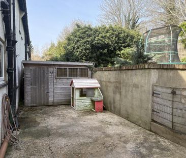 3 bedroom end of terrace house to rent - Photo 4