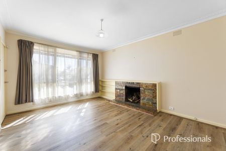 Comfortable Family Living in Brentwood Secondary School Zone - Photo 2