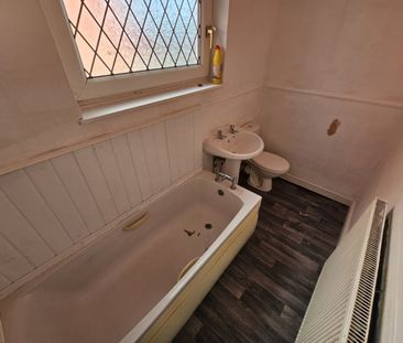 2 bed Terraced - To Let - Photo 5