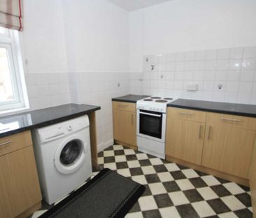 2 bed Flat for rent - Photo 2