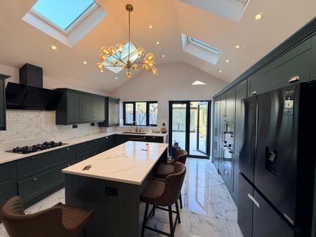 4 bedroom terraced house to rent - Photo 2