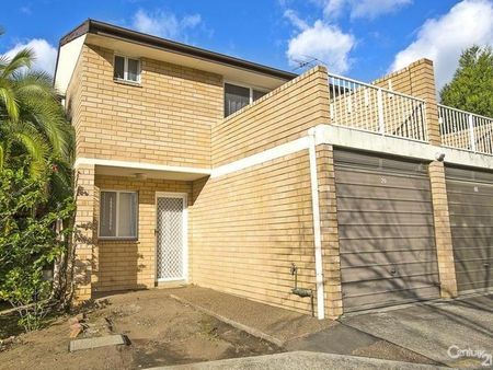 Full Brick Townhouse - Photo 4