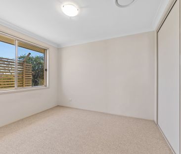 Light, Space & Convenience - Perfect Hamlyn Terrace Family Home! - Photo 1