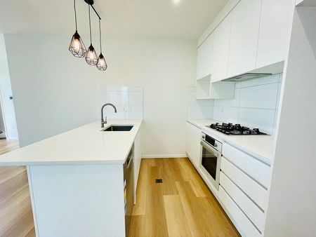 Modern 2 Bedrooms & 1.5 Bathrooms in LYNFIELD! - Photo 4