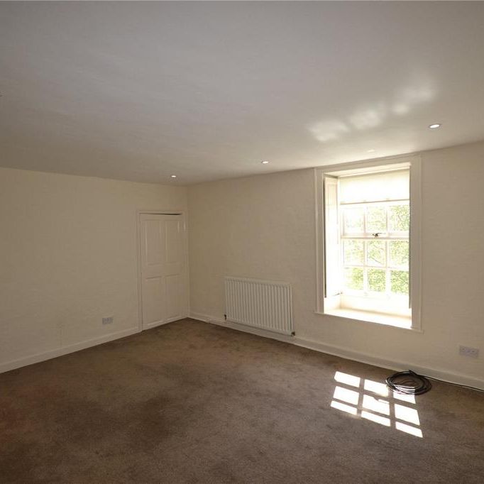 4 bedroom detached house to rent - Photo 1